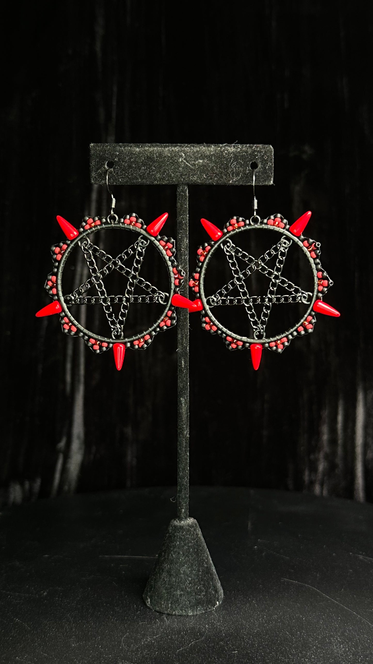 Black/Red Penty